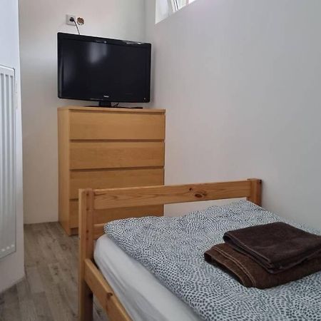 Ferienwohnung/Monteurwohnung Alte Garage Ahnatal Ngoại thất bức ảnh