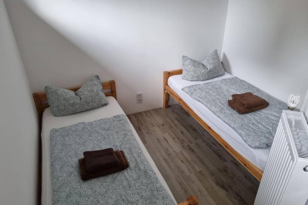 Ferienwohnung/Monteurwohnung Alte Garage Ahnatal Ngoại thất bức ảnh